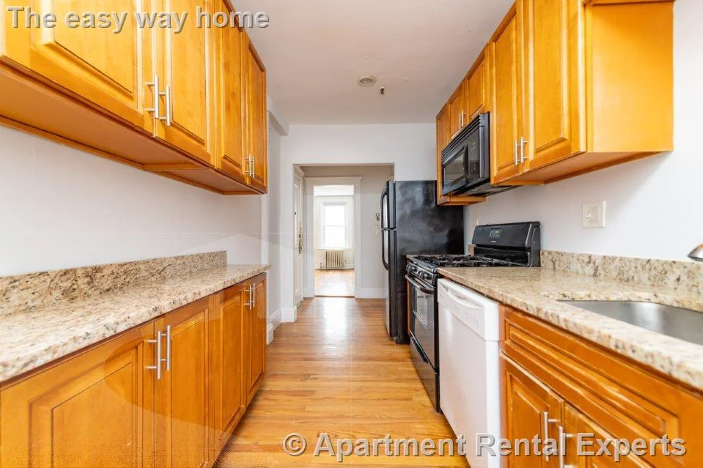 2 bed, 1 bath apartment for rent at 286 Chestnut Hill Ave Unit 5, Brighton — photo 3 of 8