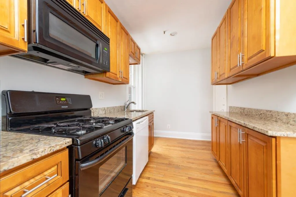 2 bed, 1 bath apartment for rent at 286 Chestnut Hill Ave Unit 5, Brighton — photo 2 of 8