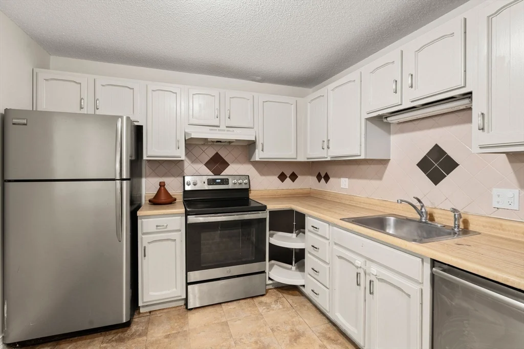 2 bed, 2 bath apartment for rent at 286 Fenno St Unit 4, Revere — photo 6 of 28