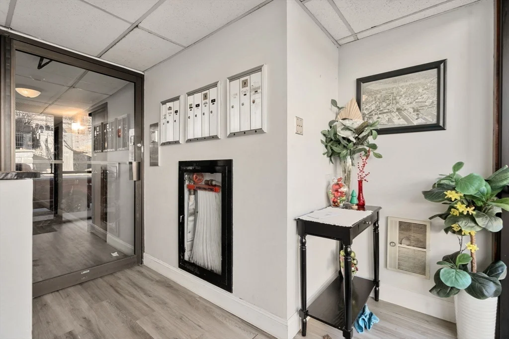 2 bed, 2 bath apartment for rent at 286 Fenno St Unit 4, Revere — photo 4 of 28