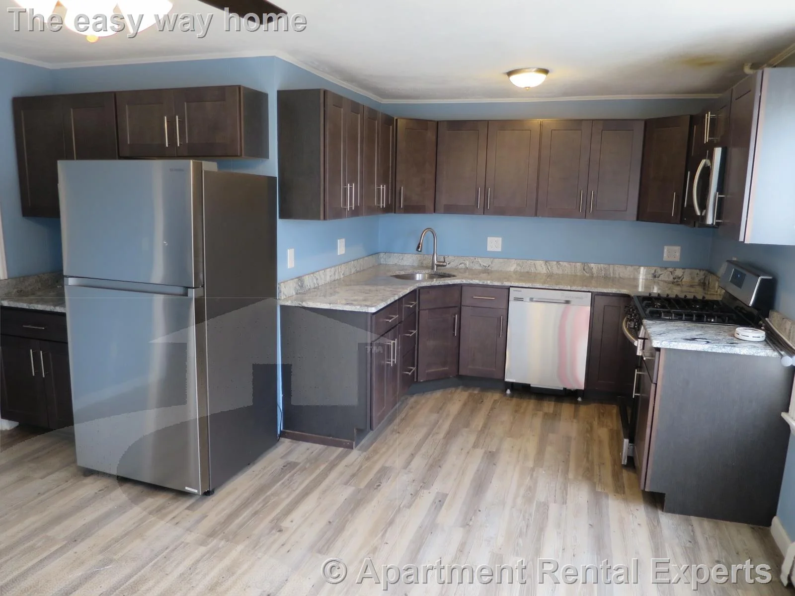 4 bed, 1 bath apartment for rent at 286 Highland Ave Unit 3, Spring Hill — photo 2 of 14