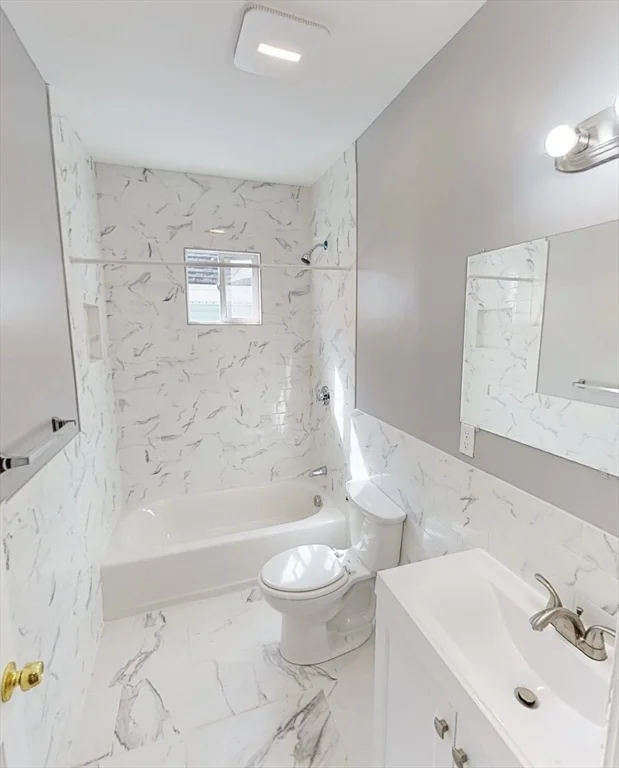 2 bed, 1 bath apartment for rent at 286 Highland St Unit 3, Roxbury — photo 4 of 10