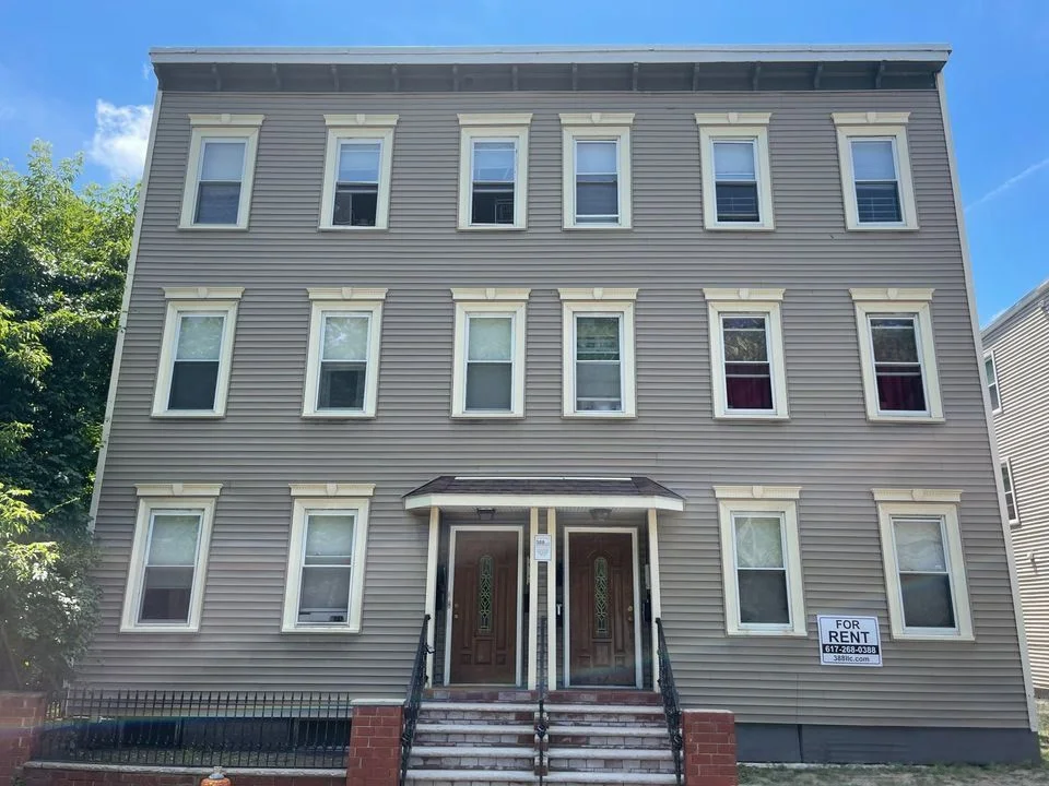 2 bed, 1 bath apartment for rent at 286 Highland St Unit 3, Roxbury
