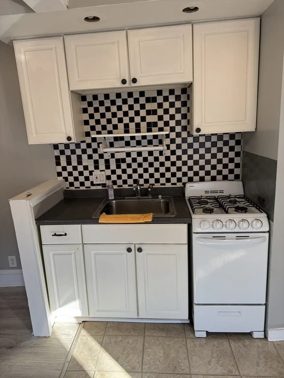 1 bed, 1 bath apartment for rent at 286 South Main St Unit 10, Bradford — photo 3 of 11