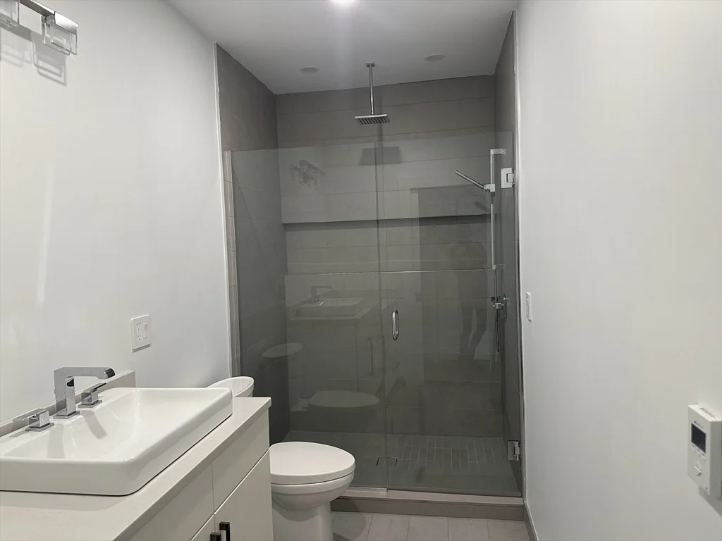 3 bed, 2 bath apartment for rent at 286 Watertown St Unit 286, Newton — photo 8 of 13