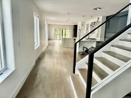 3 bed, 2 bath apartment for rent at 286 Watertown St Unit A, Newton — photo 4 of 10