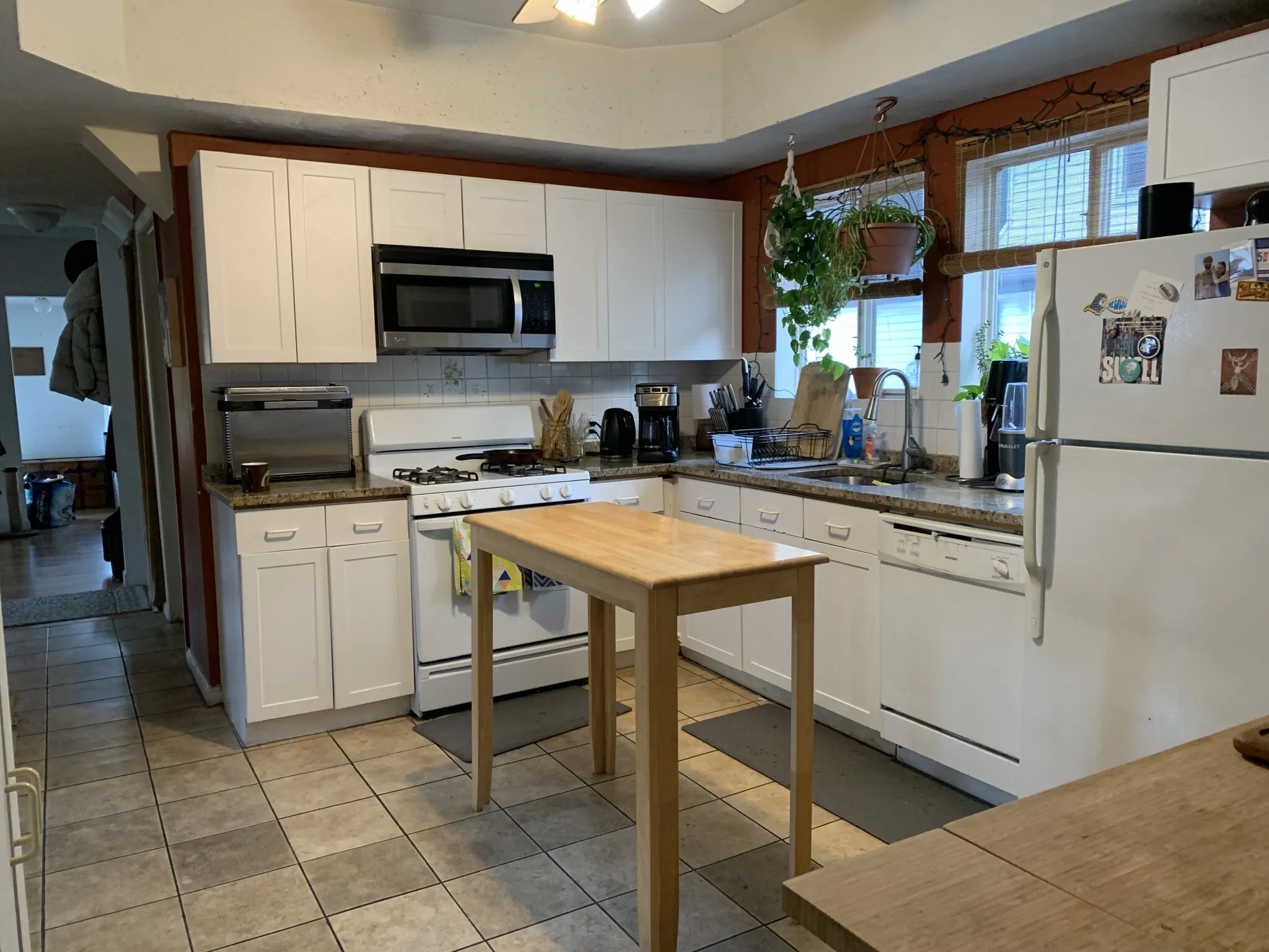 4 bed, 2 bath apartment for rent at 287 Alewife Brook Pkwa Unit 2, West Somerville — photo 1 of 18