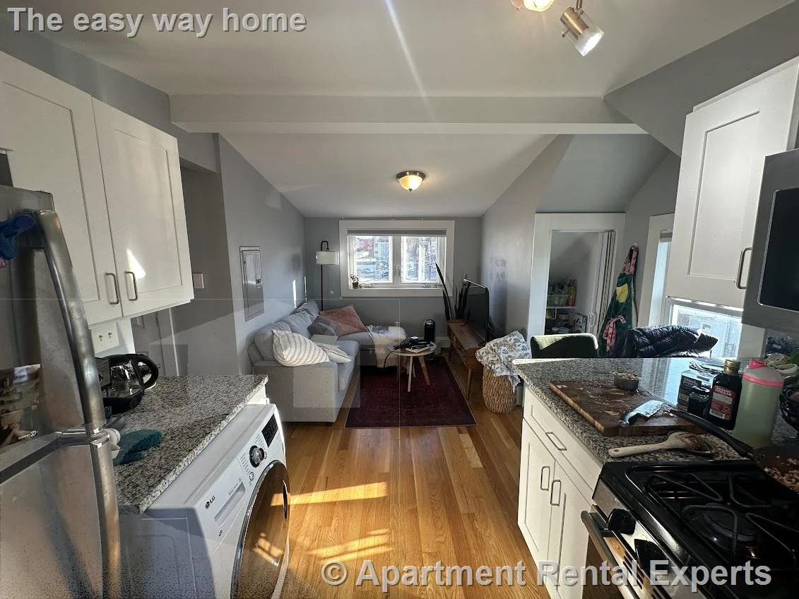 2 bed, 1 bath apartment for rent at 287 Beacon St Unit 2, Porter Square — photo 3 of 12