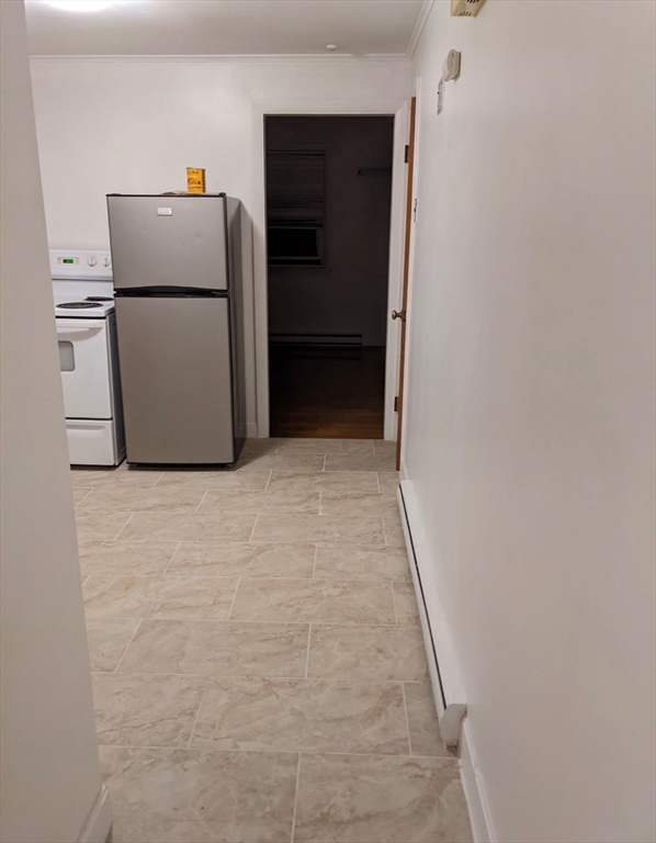 1 bed, 1 bath apartment for rent at 287 Billings St Unit A, North Quincy — photo 3 of 5