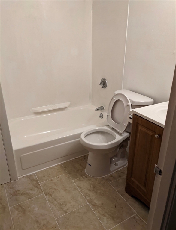 1 bed, 1 bath apartment for rent at 287 Billings St Unit A, North Quincy — photo 5 of 5