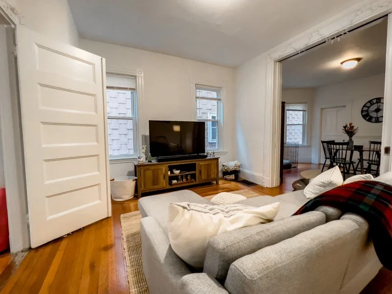 2 bed, 1 bath apartment for rent at 287 Chestnut Ave Unit 1, Jamaica Plain — photo 8 of 33