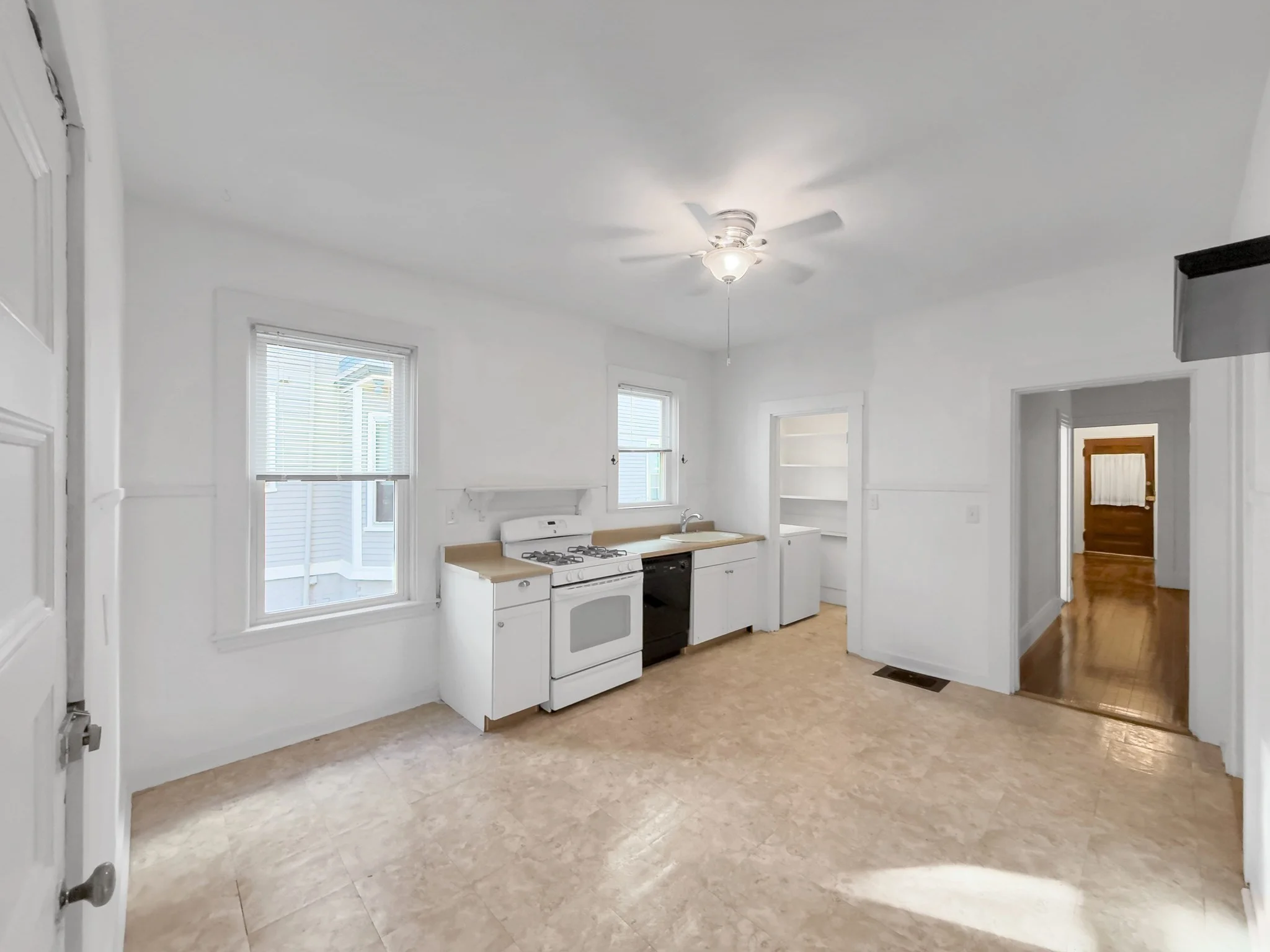 2 bed, 1 bath apartment for rent at 287 Chestnut Ave Unit 1, Jamaica Plain — photo 25 of 33