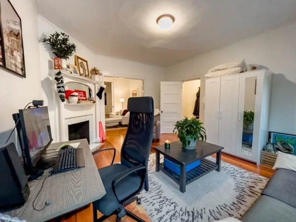 2 bed, 1 bath apartment for rent at 287 Chestnut Ave Unit 1, Jamaica Plain — photo 4 of 21