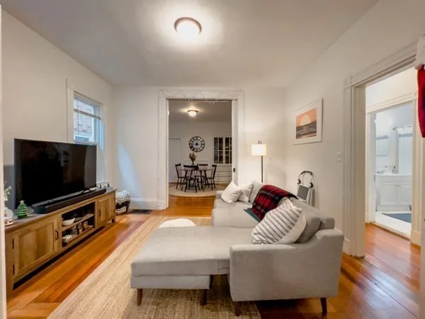 2 bed, 1 bath apartment for rent at 287 Chestnut Ave Unit 1, Jamaica Plain — photo 6 of 21