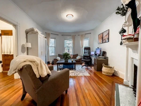 2 bed, 1 bath apartment for rent at 287 Chestnut Ave Unit 1, Jamaica Plain