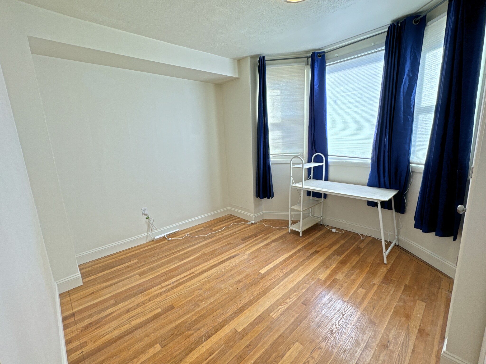 3 bed, 2 bath apartment for rent at 287 Dorchester St Unit 2, South Boston — photo 3 of 56