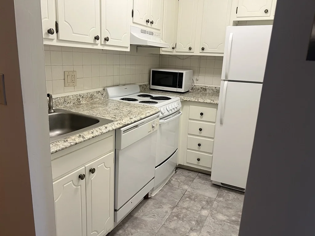1 bed, 1 bath apartment for rent at 287 Harvard St Unit 55, Central Square — photo 5 of 8