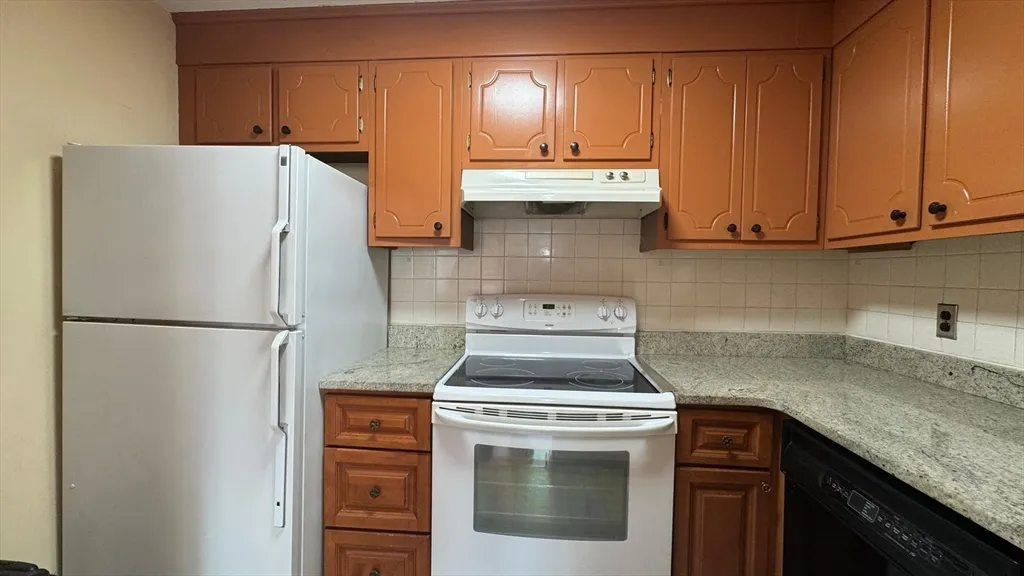 1 bed, 1 bath apartment for rent at 287 Harvard St Unit 71, Mid Cambridge — photo 2 of 12