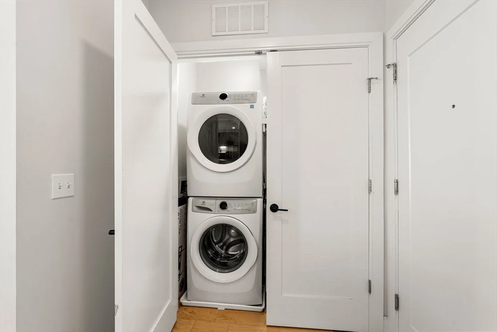 2 bed, 2 bath apartment for rent at 287 Maverick St Unit 201, East Boston — photo 13 of 17