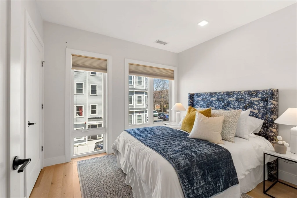 2 bed, 2 bath apartment for rent at 287 Maverick St Unit 201, East Boston — photo 10 of 17