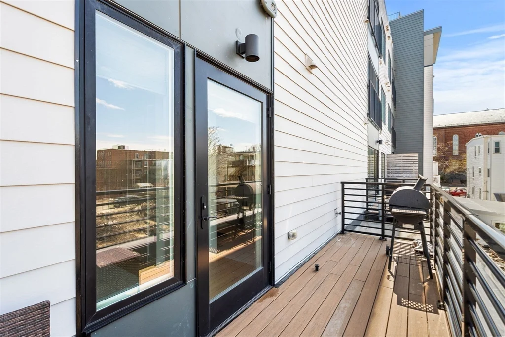 2 bed, 2 bath apartment for rent at 287 Maverick St Unit 201, East Boston — photo 14 of 17