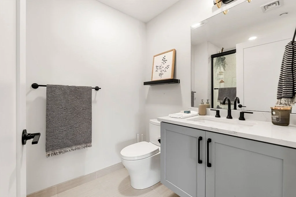 2 bed, 2 bath apartment for rent at 287 Maverick St Unit 201, East Boston — photo 12 of 17