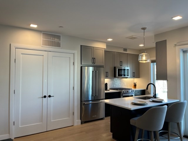 2 bed, 1 bath apartment for rent at 287 Maverick St Unit 202, East Boston — photo 3 of 10