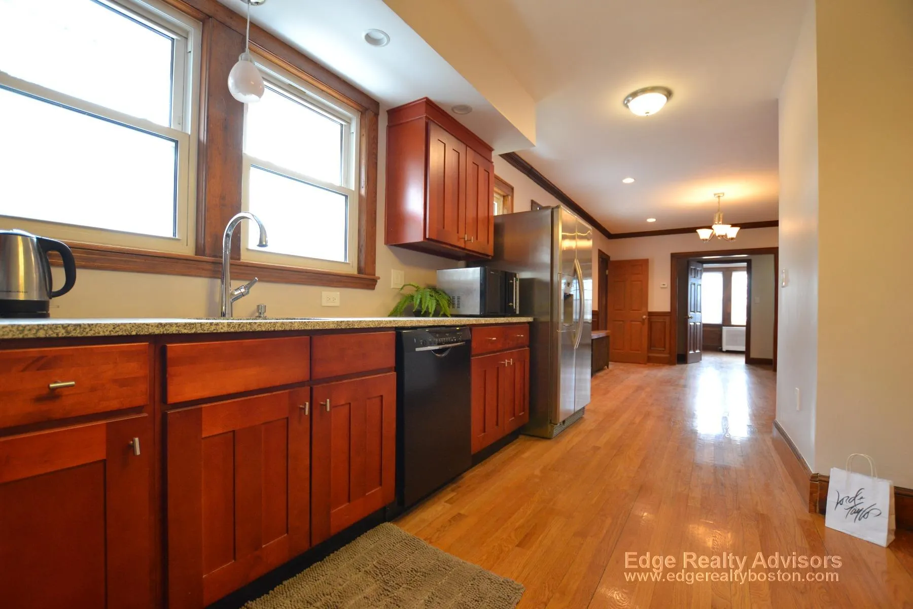 4 bed, 2 bath apartment for rent at 287 North Harvard St Unit 1, Allston — photo 3 of 13