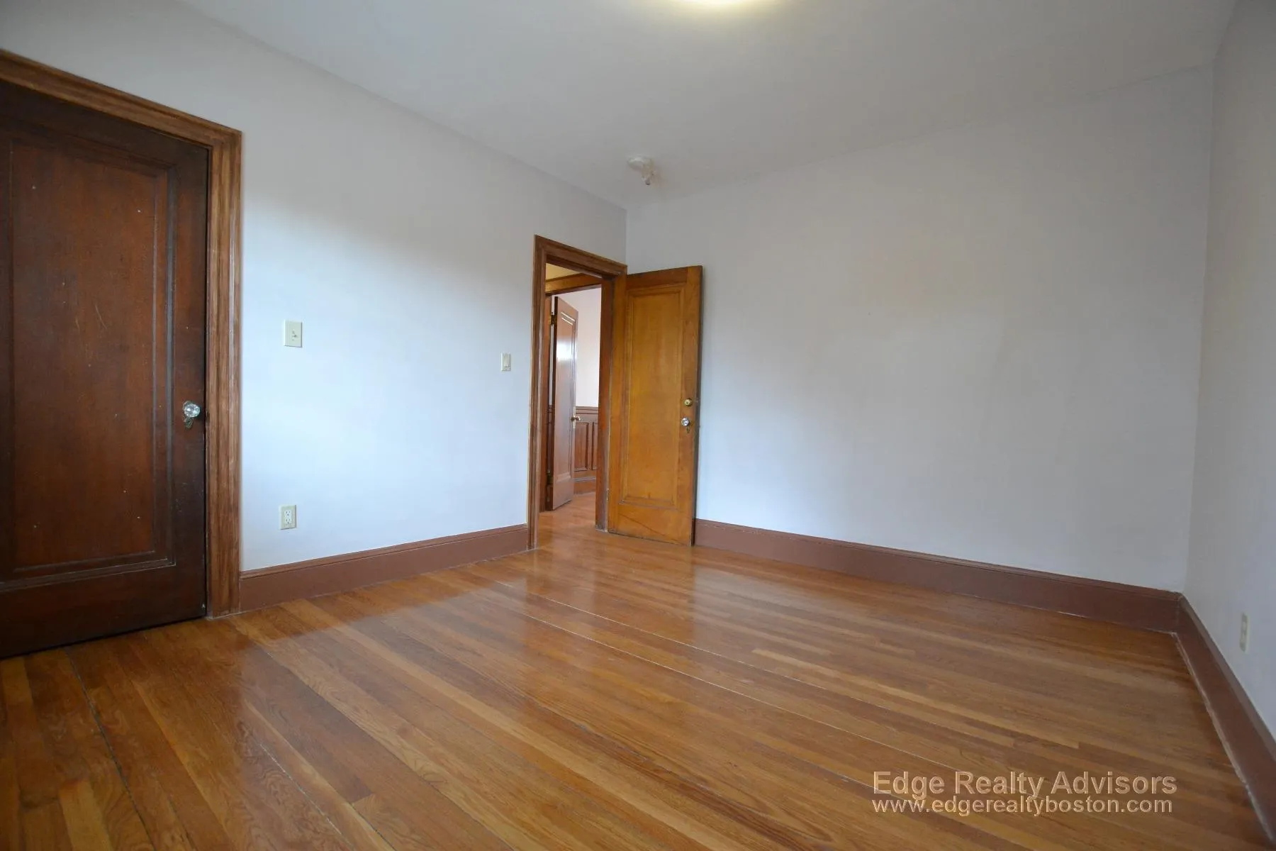 4 bed, 2 bath apartment for rent at 287 North Harvard St Unit 1, Allston — photo 7 of 13