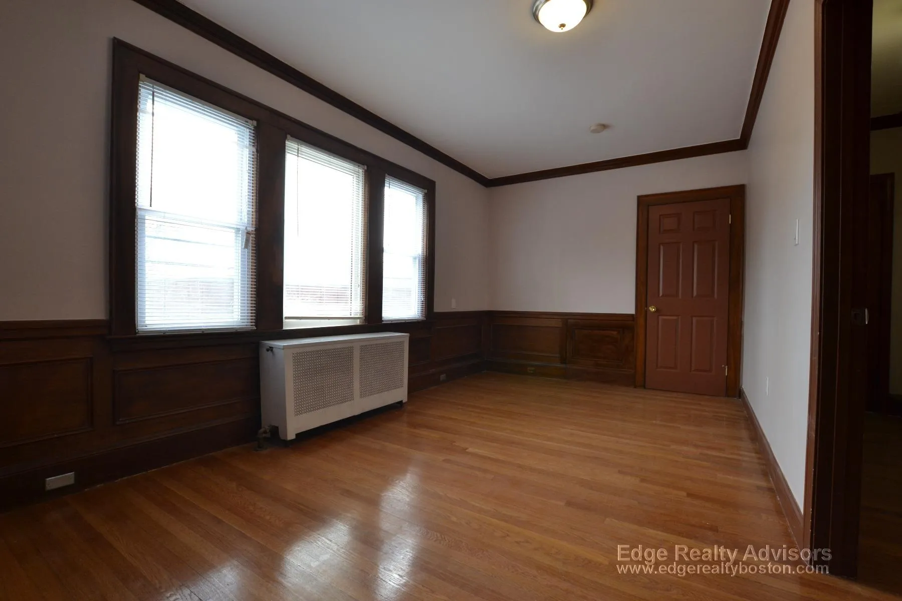 4 bed, 2 bath apartment for rent at 287 North Harvard St Unit 1, Allston — photo 10 of 13