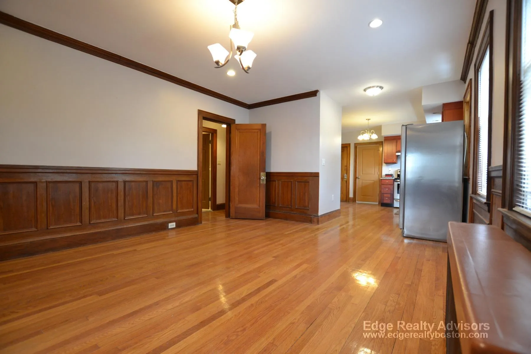 4 bed, 2 bath apartment for rent at 287 North Harvard St Unit 1, Allston — photo 11 of 13