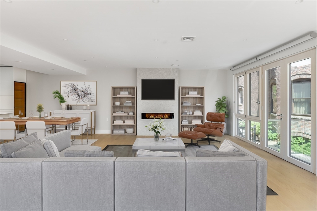 5 bed, 4+ bath apartment for rent at 287 Tappan St Unit 287, Beaconsfield — photo 4 of 15
