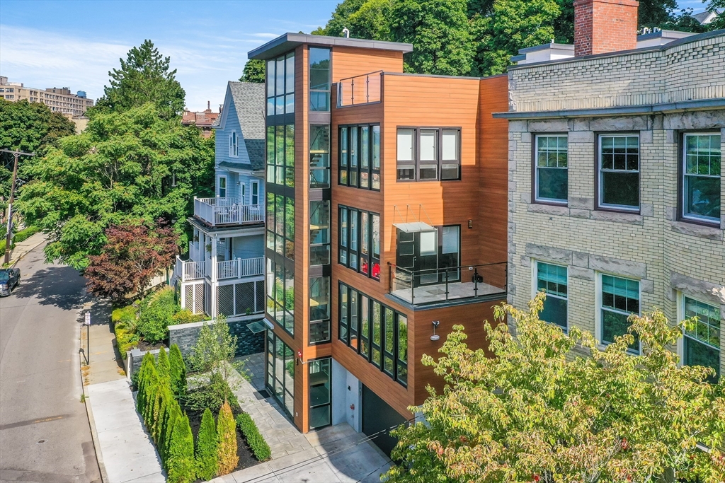 5 bed, 4+ bath apartment for rent at 287 Tappan St Unit 287, Beaconsfield — photo 14 of 15