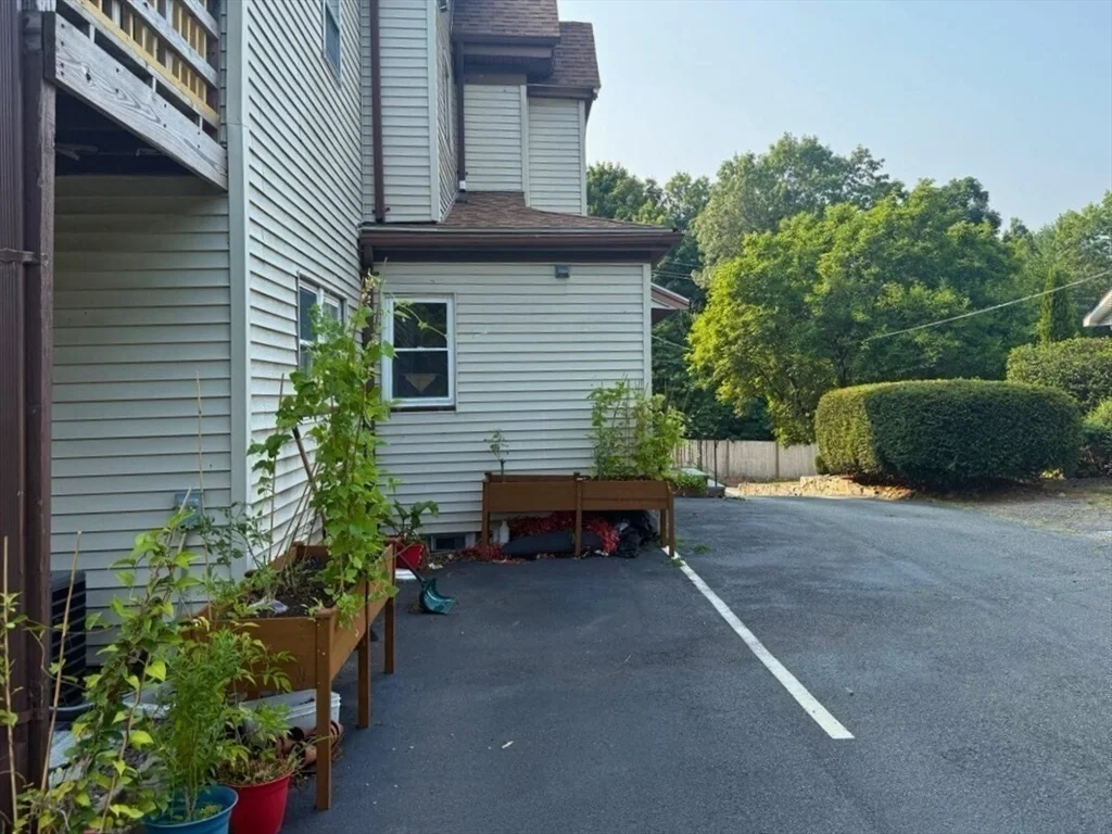 1 bed, 1 bath apartment for rent at 287 Walnut St Unit 2, Stoughton — photo 15 of 18
