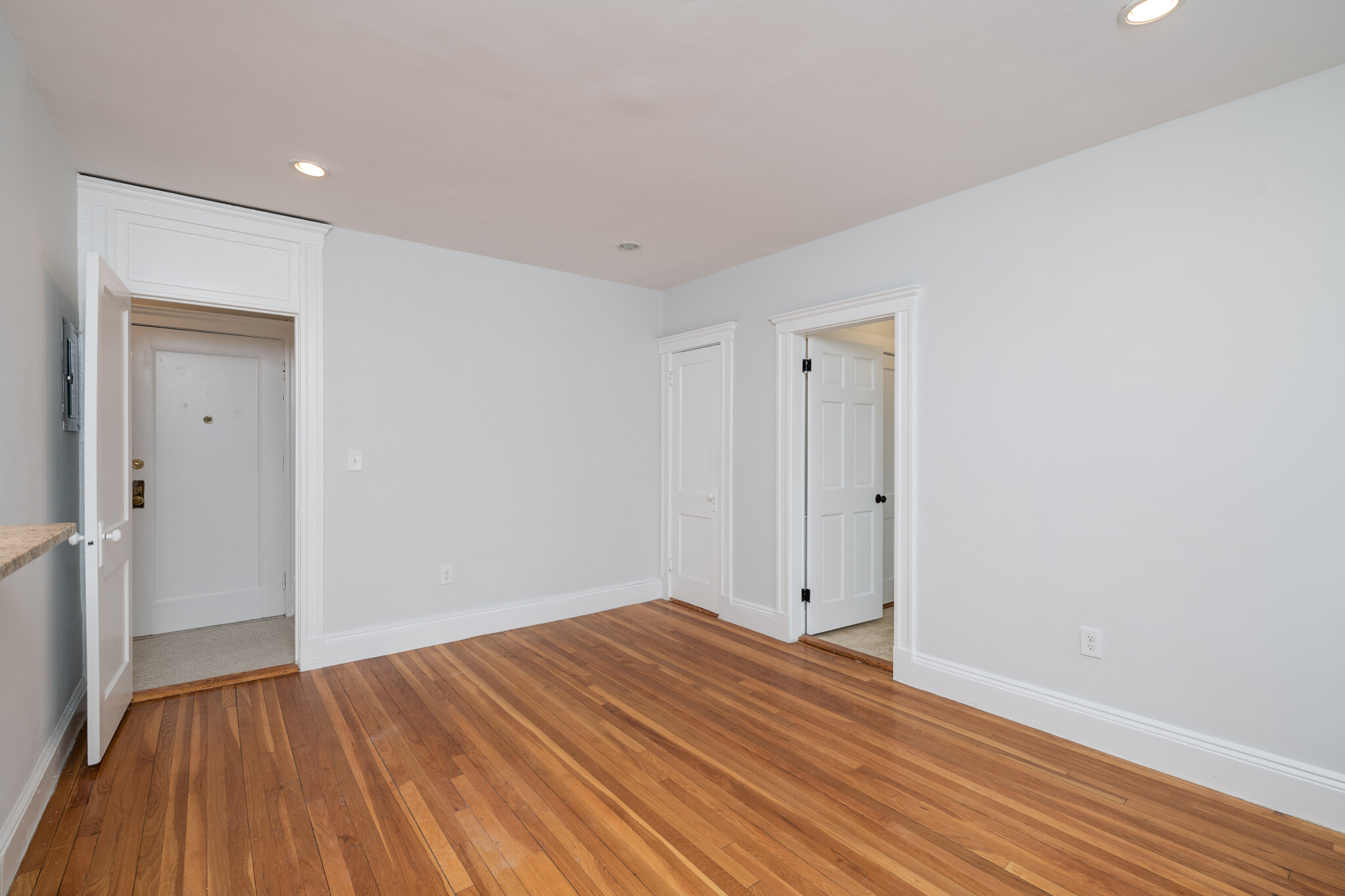 Studio bed, 1 bath apartment for rent at 288 Chestnut Hill Ave Unit 11, Brighton — photo 4 of 6