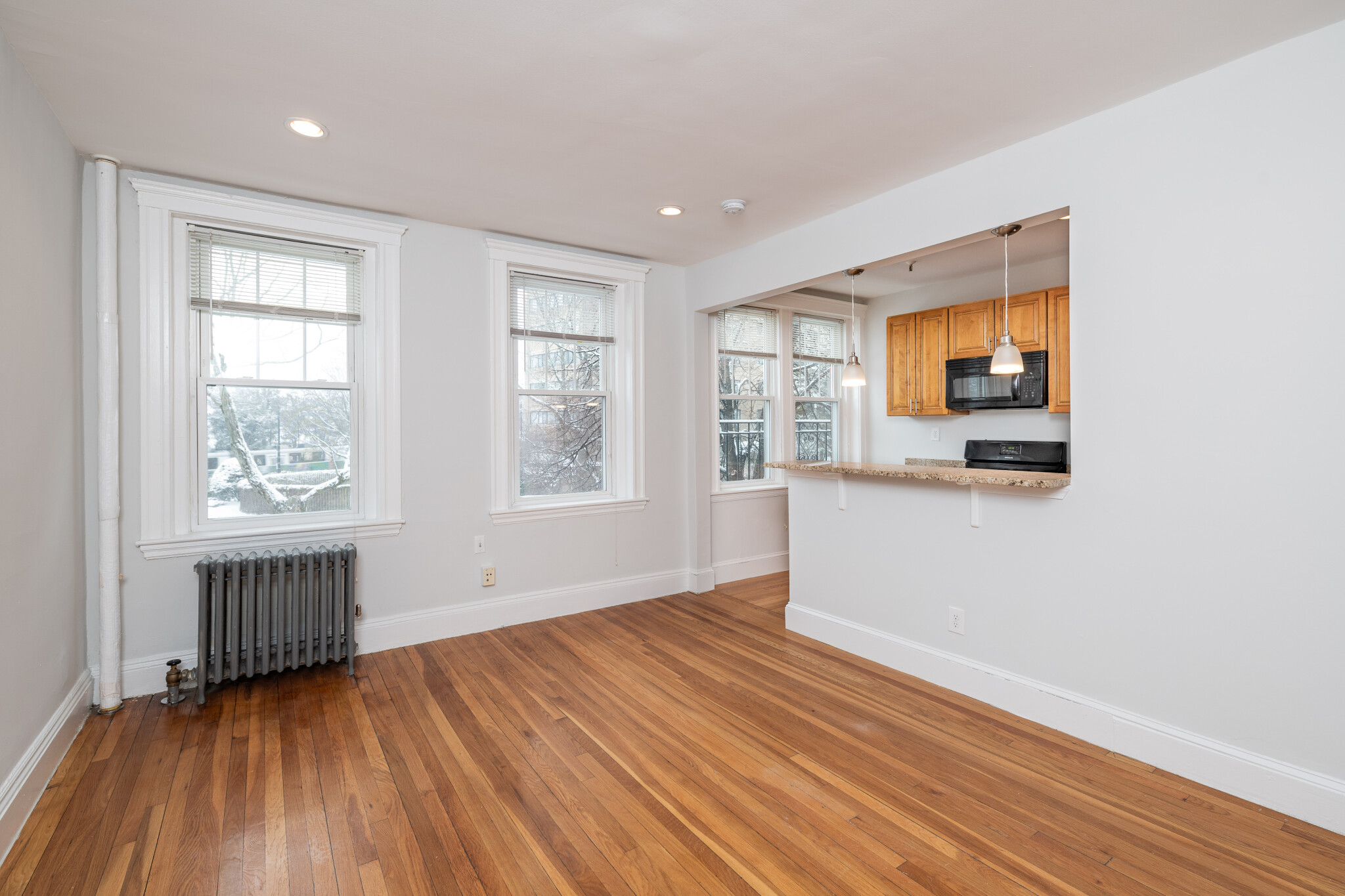 Studio bed, 1 bath apartment for rent at 288 Chestnut Hill Ave Unit 11, Brighton — photo 3 of 6