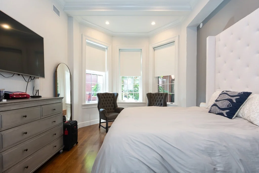2 bed, 2 bath apartment for rent at 288 Commonwealth Ave Unit 1, Back Bay — photo 11 of 36