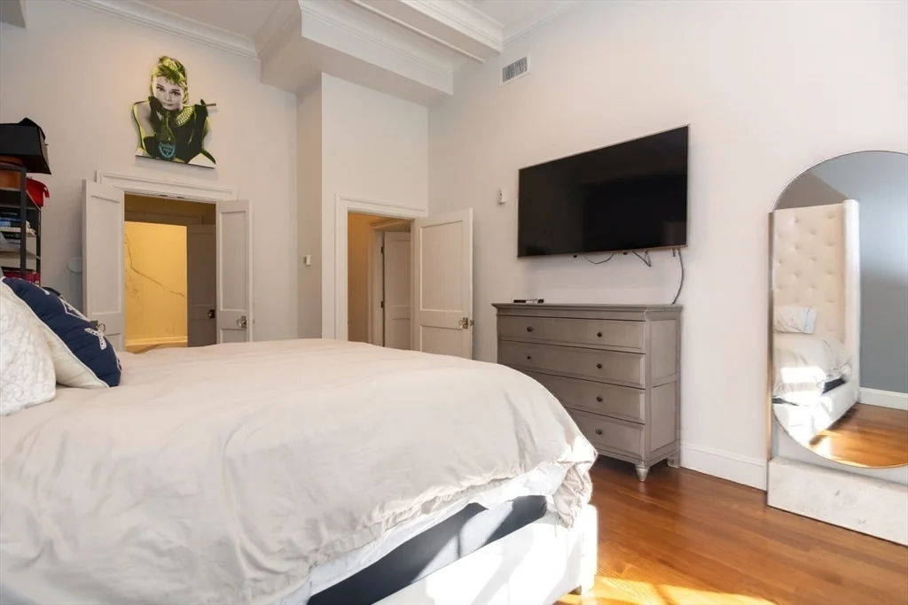 2 bed, 2 bath apartment for rent at 288 Commonwealth Ave Unit 1, Back Bay — photo 13 of 36
