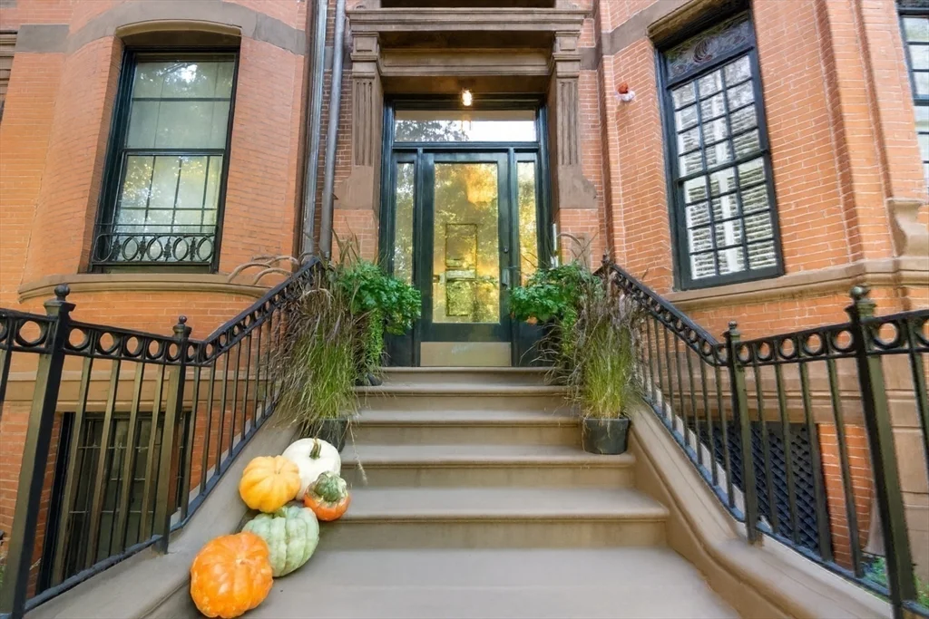 2 bed, 2 bath apartment for rent at 288 Commonwealth Ave Unit 1, Back Bay — photo 33 of 36