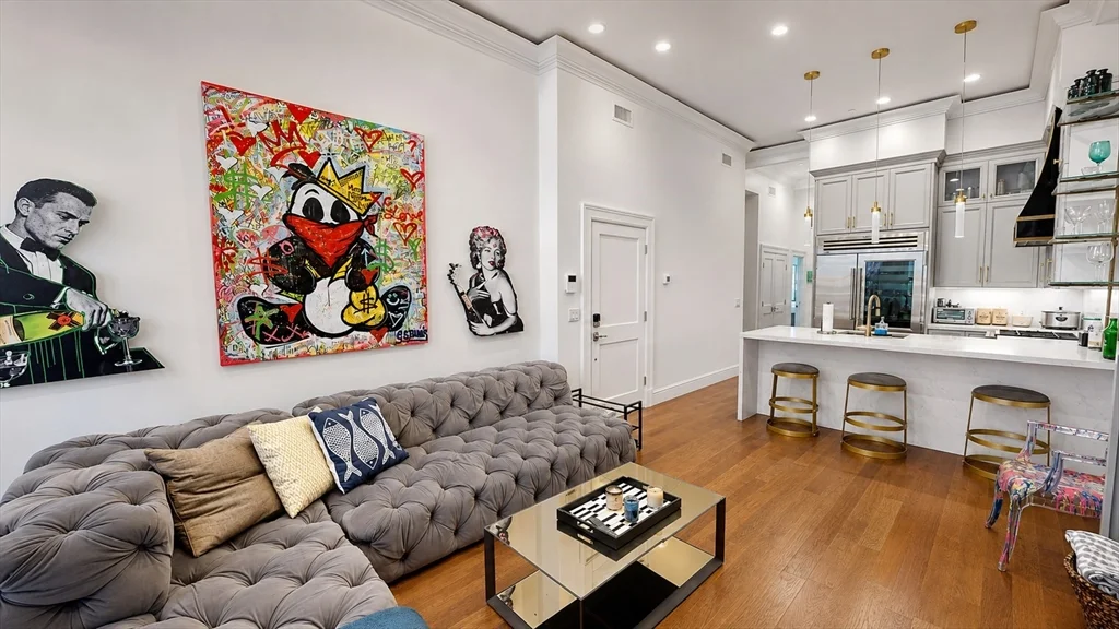 2 bed, 2 bath apartment for rent at 288 Commonwealth Ave Unit 1, Back Bay