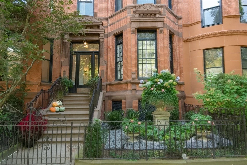 2 bed, 2 bath apartment for rent at 288 Commonwealth Ave Unit 1, Back Bay — photo 34 of 36