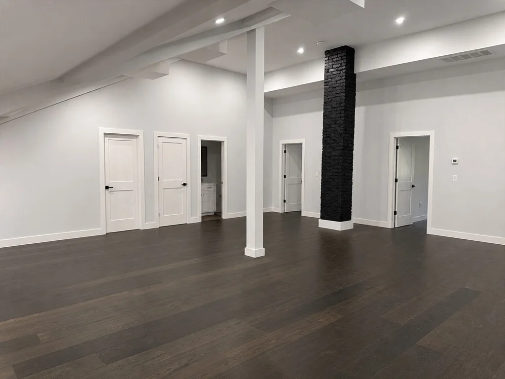 4 bed, 2 bath apartment for rent at 288 Grove St Unit 288, Clinton — photo 23 of 33