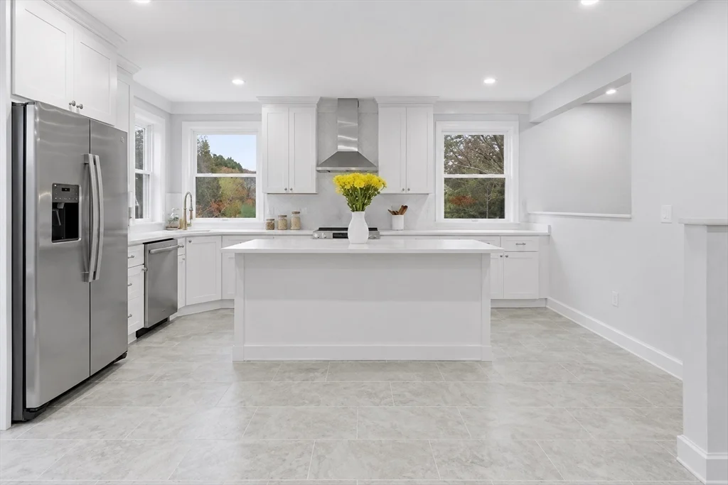 4 bed, 2 bath apartment for rent at 288 Grove St Unit 288, Clinton — photo 15 of 33