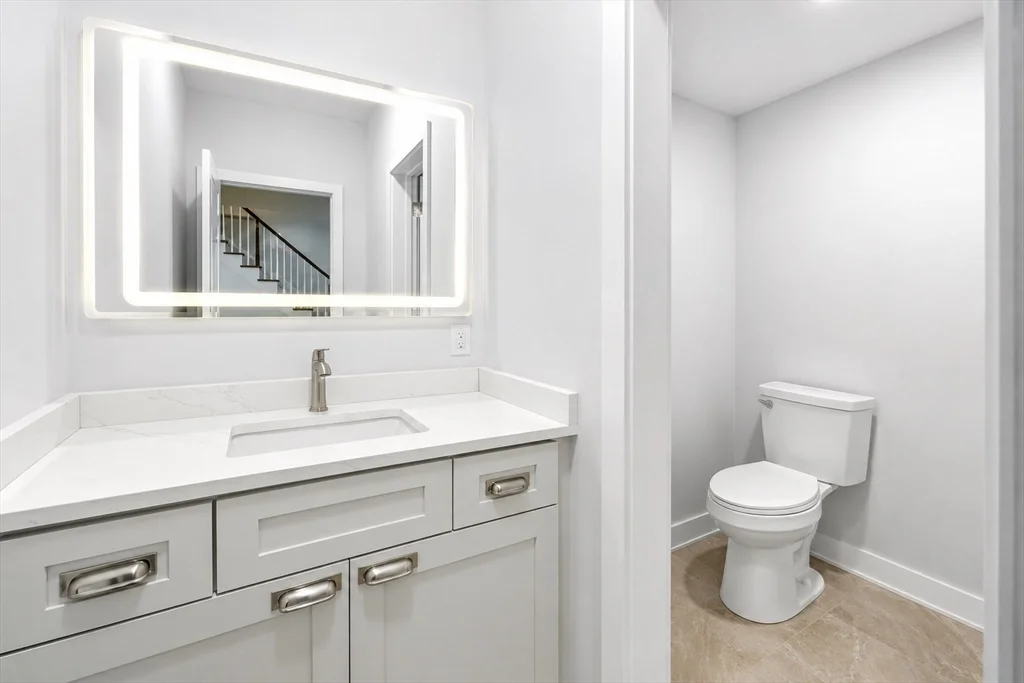 4 bed, 2 bath apartment for rent at 288 Grove St Unit 288, Clinton — photo 10 of 33