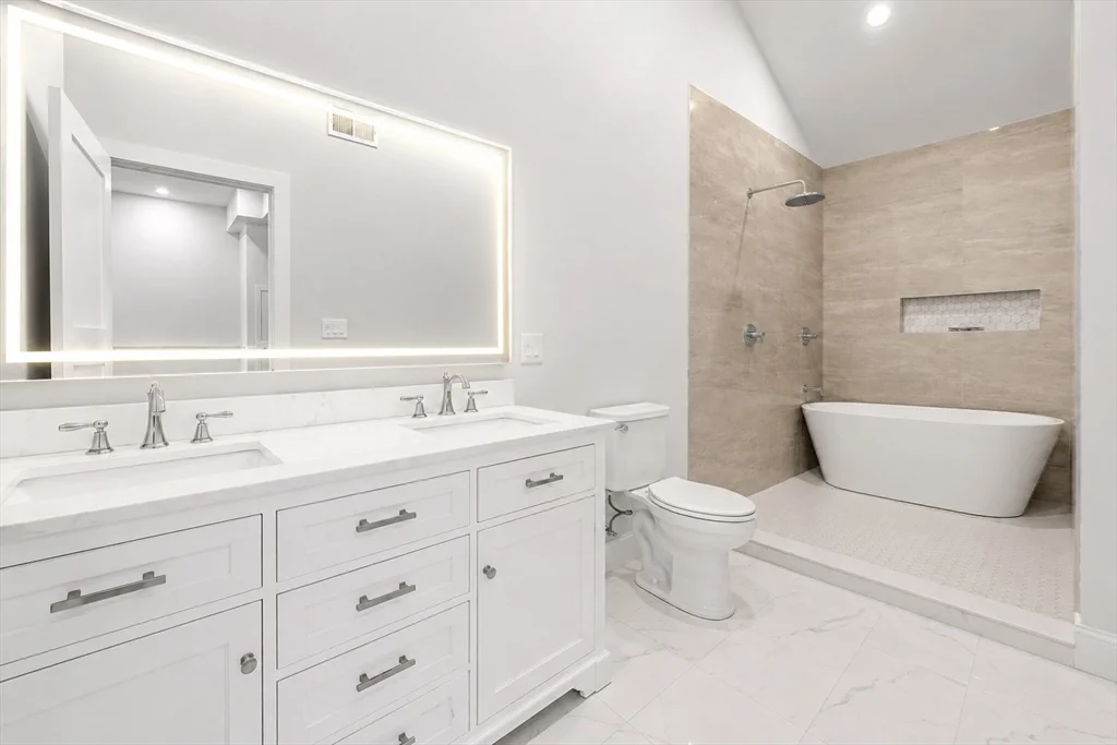 4 bed, 2 bath apartment for rent at 288 Grove St Unit 288, Clinton — photo 24 of 33