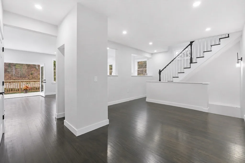 4 bed, 2 bath apartment for rent at 288 Grove St Unit 288, Clinton — photo 7 of 33