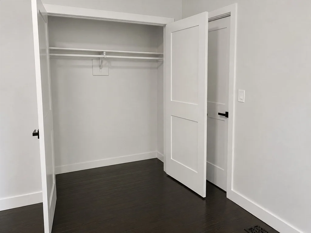 4 bed, 2 bath apartment for rent at 288 Grove St Unit 288, Clinton — photo 9 of 33