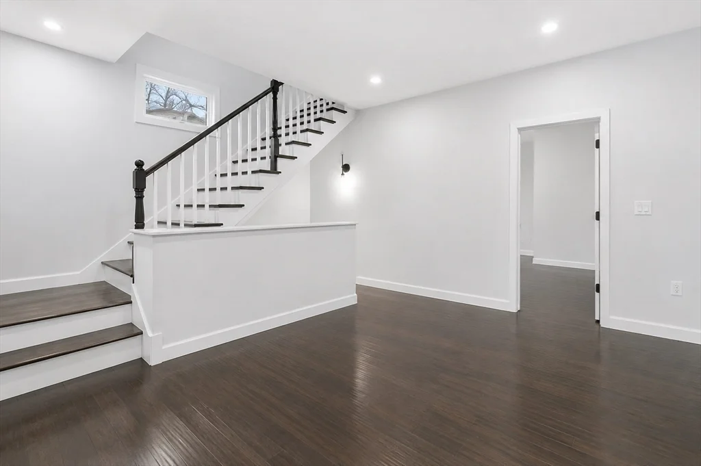 4 bed, 2 bath apartment for rent at 288 Grove St Unit 288, Clinton — photo 20 of 33