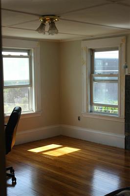 3 bed, 1 bath apartment for rent at 288 Main St Unit 2, South Medford — photo 2 of 6