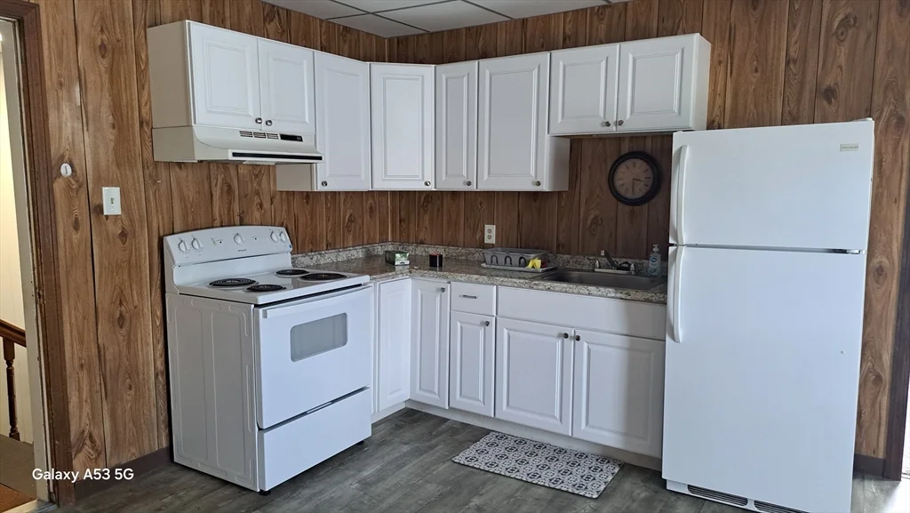 1 bed, 1 bath apartment for rent at 288 Main St Unit 3A, Oxford — photo 1 of 9